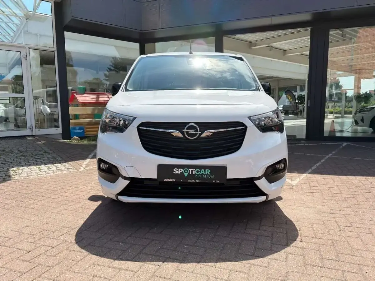Gebraucht Opel Combo Life Elegance 131 PS (96 kW) 2022 Jade weiss Kombi