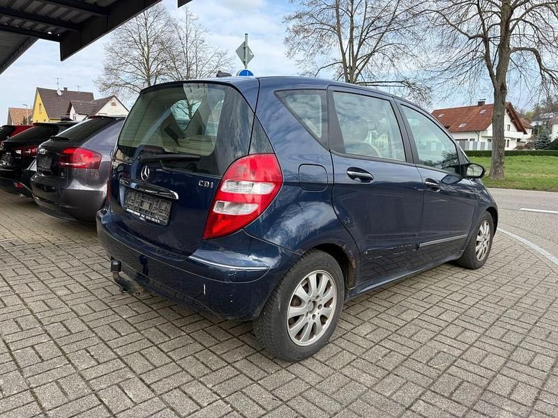 Gebraucht Mercedes A180 109 PS (80 kW) 2005 Blau Limousine