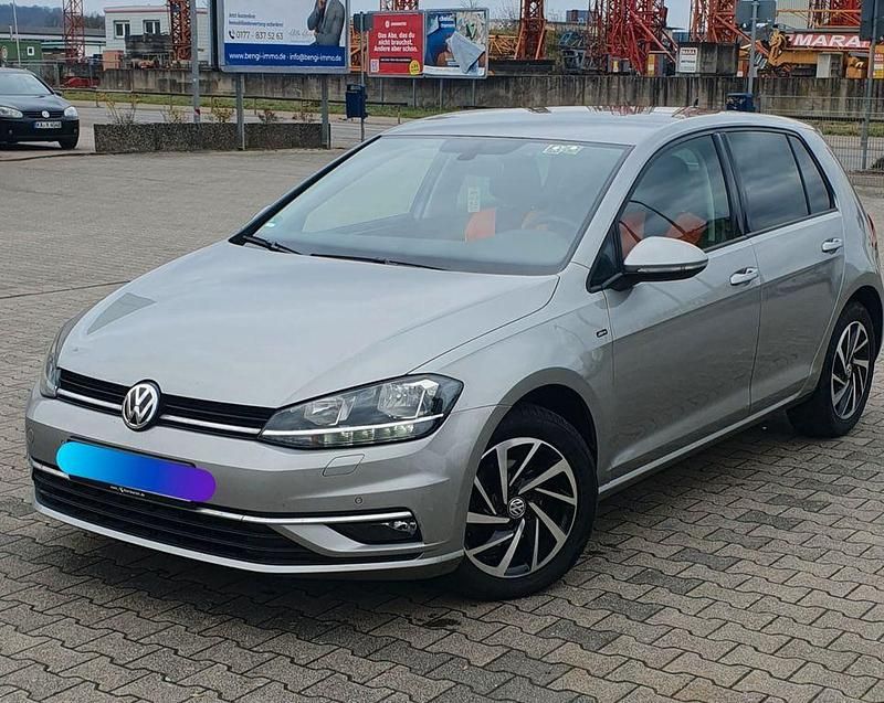 Silber Gebraucht 2019 VW Golf Join Limousine | 14.500 € (Superpreis) - Bild 1/4