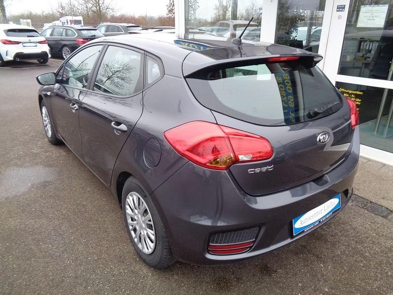 Gebraucht Kia Ceed Attract 99 PS (72 kW) 2018 Grau Kleinwagen
