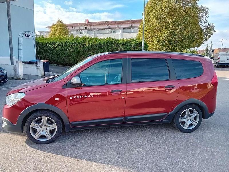 Gebraucht Dacia Lodgy Stepway 116 PS (85 kW) 2019 Rot Van / Kleinbus