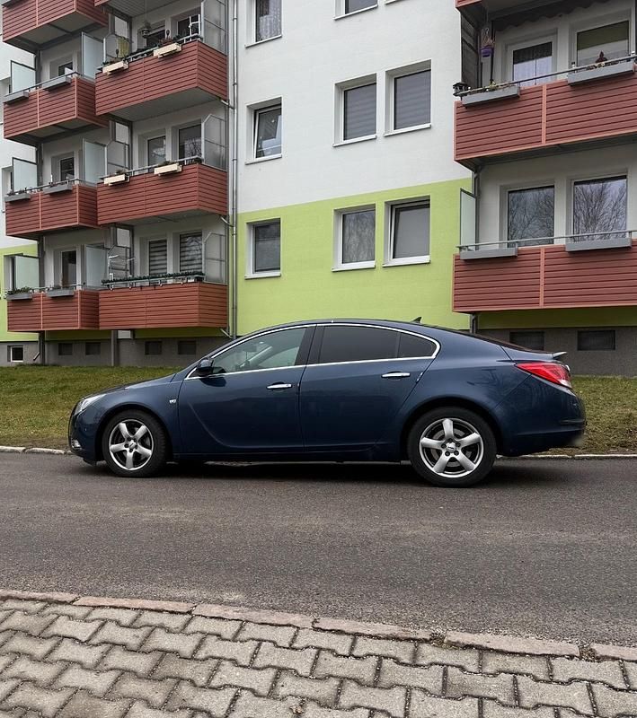 Gebraucht Opel Insignia 170 PS (125 kW) 2010 Blau Limousine