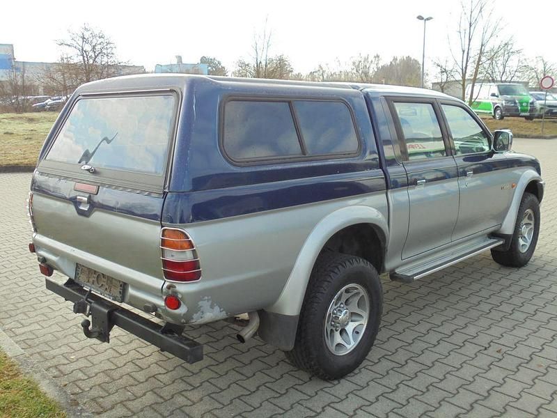 Usado Mitsubishi L200 99 HP (72 kW) 2001 Azul Pickup