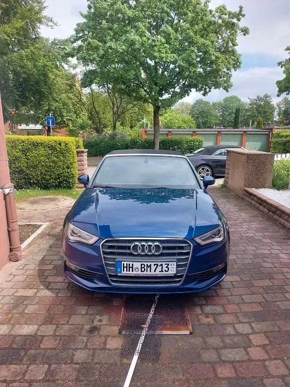 Gebraucht Audi Cabriolet Ambiente 150 PS (110 kW) 2014 Blau Cabrio