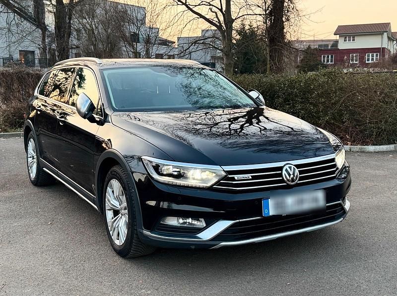 Schwarz Gebraucht 2016 VW Passat Alltrack Kombi | 13.990 € (Superpreis) - Bild 1/4