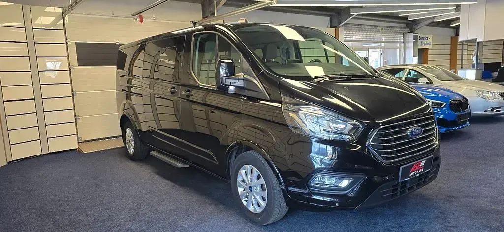 Gebraucht Ford Tourneo Custom Titanium 185 PS (136 kW) 2020 Schwarz Van