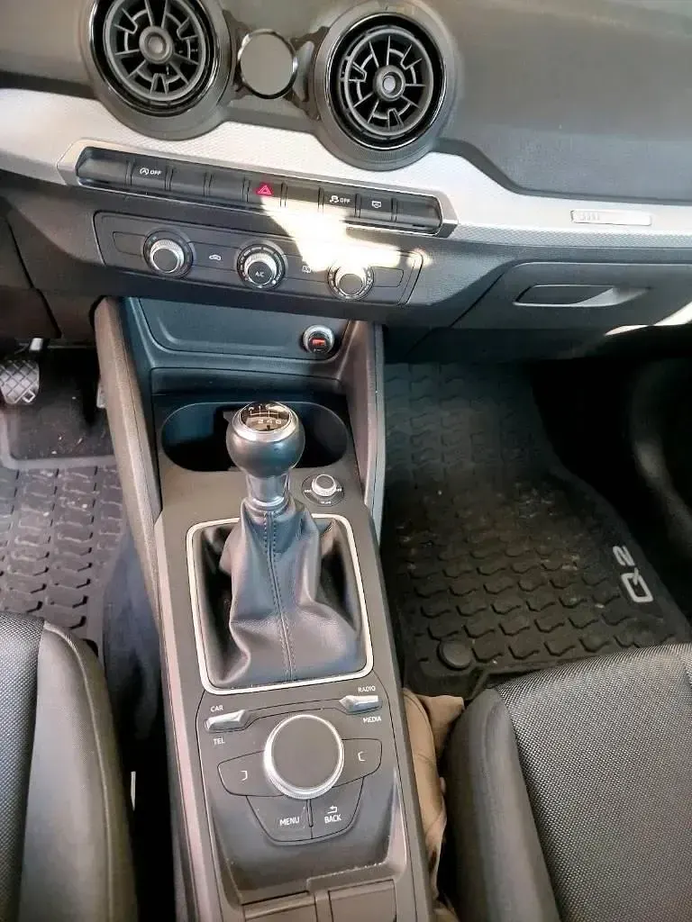 Gebraucht Audi Q2 116 PS (85 kW) 2017 Grau SUV