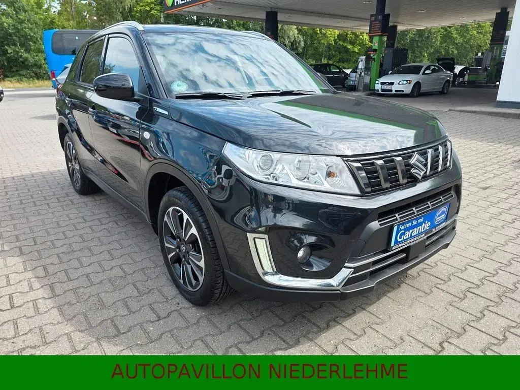 Gebraucht Suzuki Vitara 140 PS (102 kW) 2019 Schwarz SUV