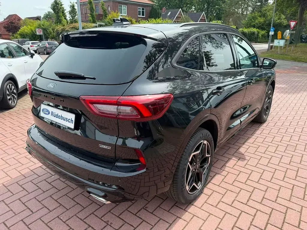 Neu Ford Kuga ST-Line 242 PS (177 kW) 2026 Schwarz SUV