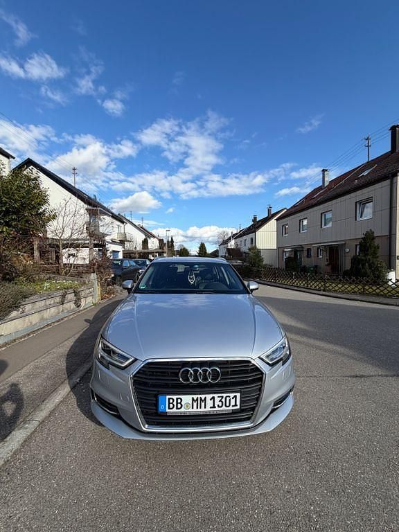 Gebraucht Audi A3 Sport 150 PS (110 kW) 2018 Grau Limousine