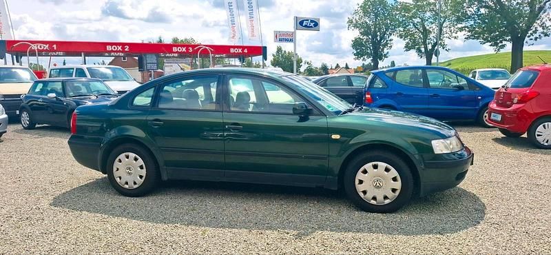 Gebraucht VW Passat 125 PS (91 kW) 1999 Grün Limousine