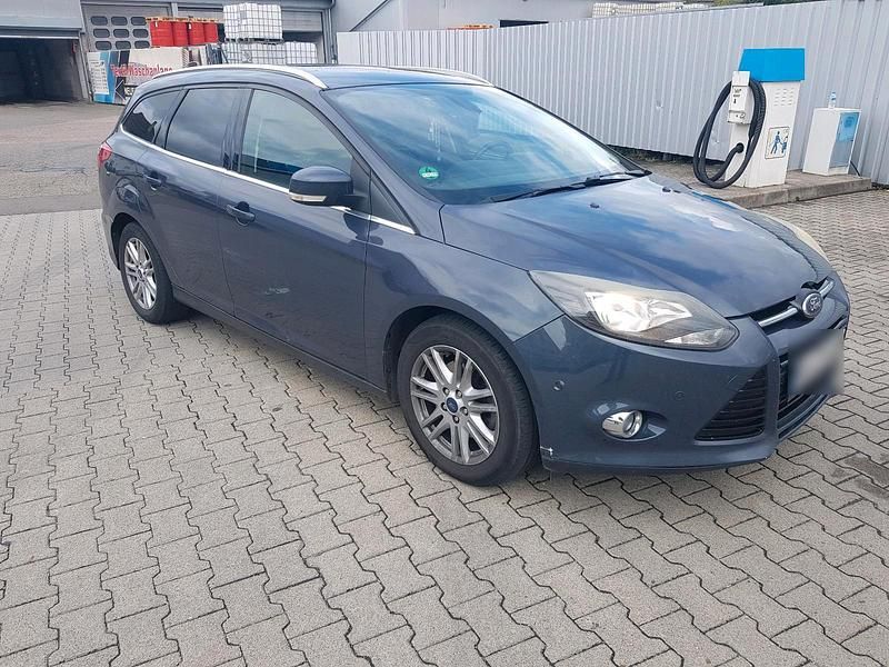 Gebraucht Ford Focus 116 PS (85 kW) 2014 Grau Kombi