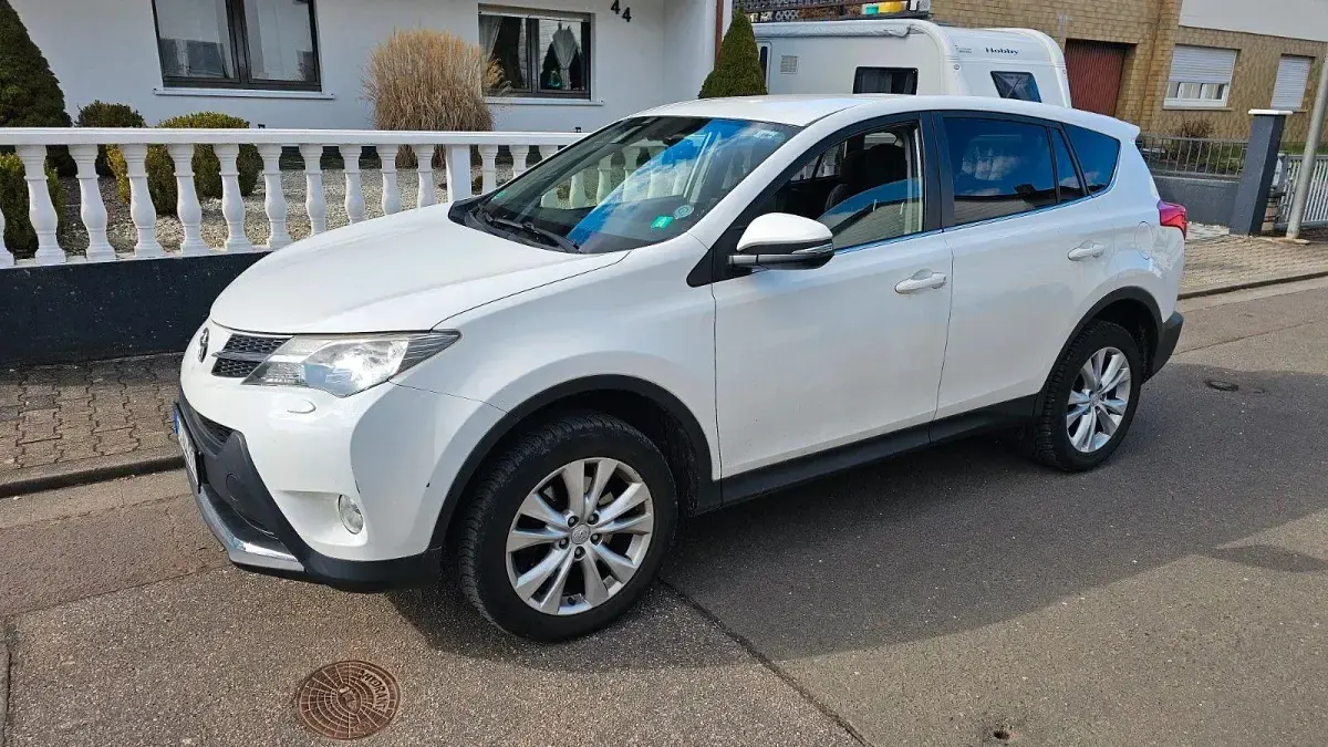 Gebraucht Toyota RAV4 151 PS (111 kW) 2013 Weiß SUV