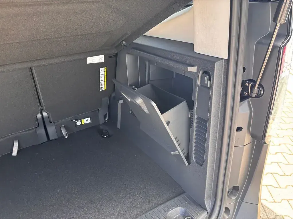 Gebraucht Ford Tourneo Courier Active 125 PS (91 kW) 2026 Schwarz Van / Kleinbus
