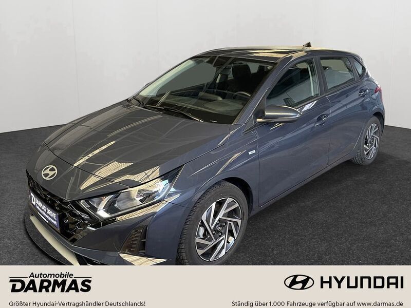 Grau Gebraucht 2024 Hyundai i20 Trend Limousine | 18.990 € (Guter Preis) - Bild 1/4
