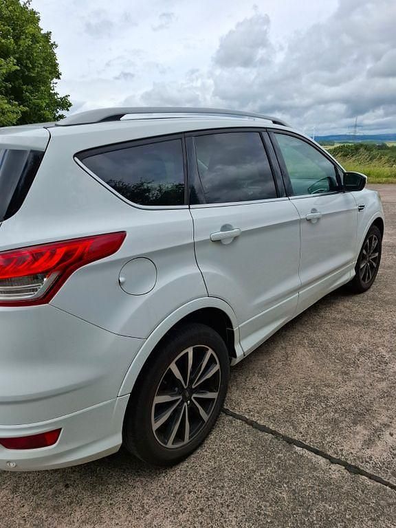 Gebraucht Ford Kuga SYNC Edition 150 PS (110 kW) 2015 Weiß SUV