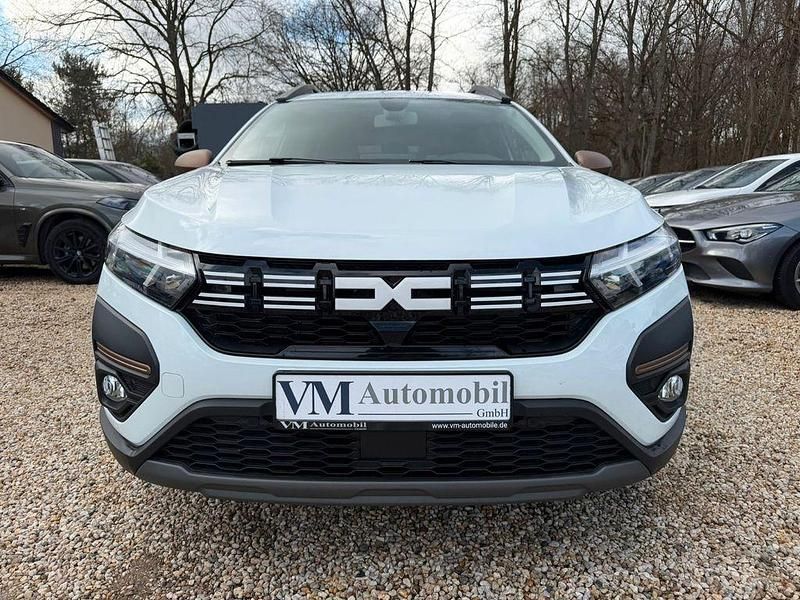 Gebraucht Dacia Jogger Extreme 141 PS (103 kW) 2023 Weiß Van / Kleinbus