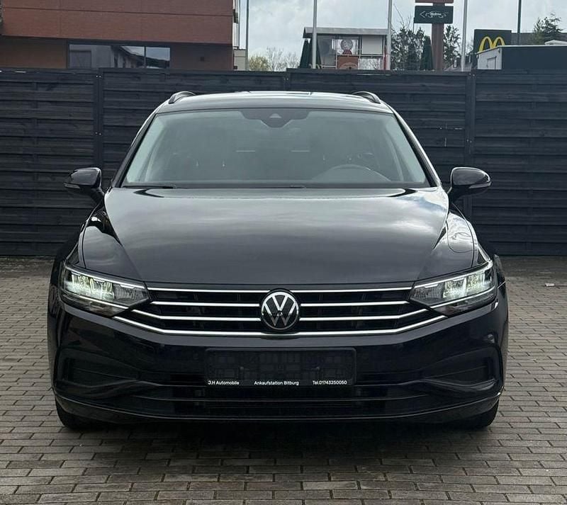 Gebraucht VW Passat 150 PS (110 kW) 2022 Schwarz Kombi