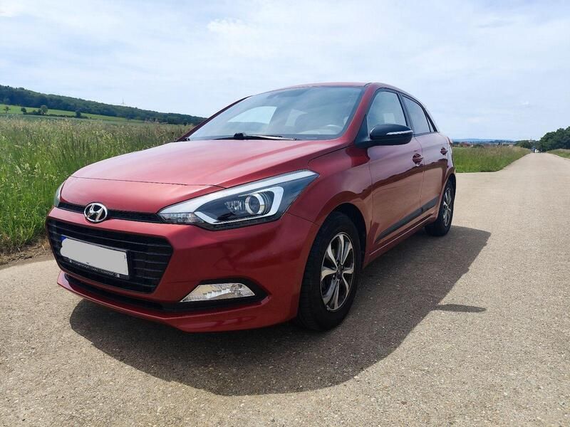 Rot Gebraucht 2018 Hyundai i20 Passion Kleinwagen | 10.300 € (Guter Preis) - Bild 1/4