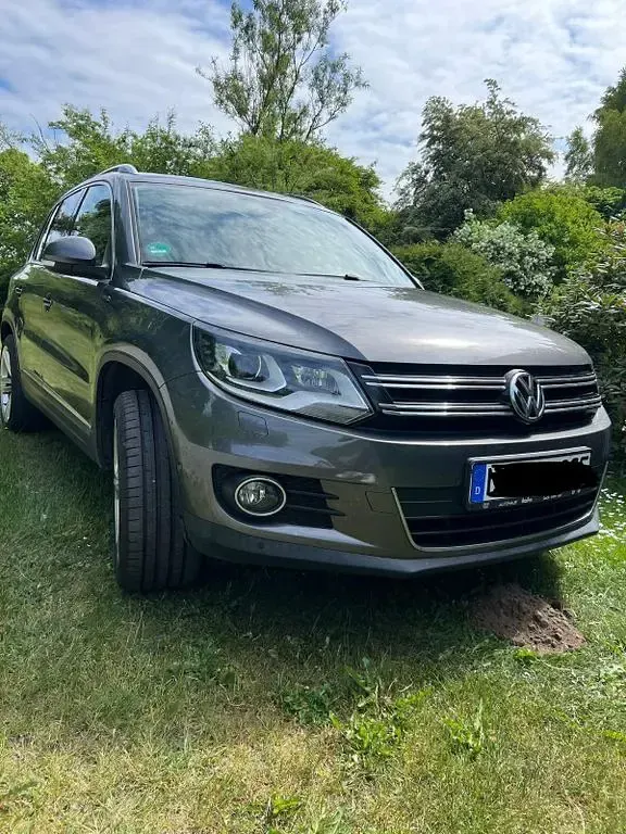 Gebraucht VW Tiguan Sportline 177 PS (130 kW) 2013 Grau SUV