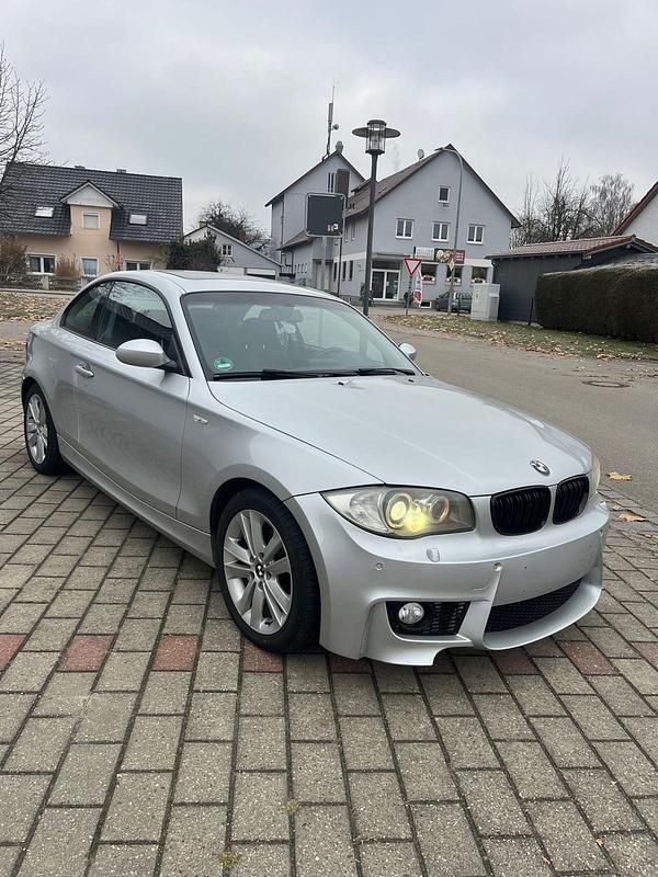 Silber Gebraucht 2008 BMW 120 Coupé Advantage Coupé | 6.300 € (Guter Preis) - Bild 1/4