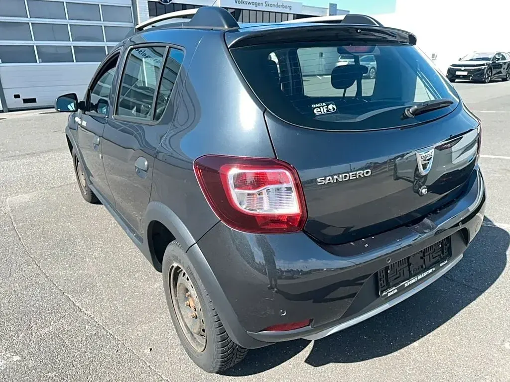 Gebraucht Dacia Sandero Prestige 90 PS (66 kW) 2016 Grau SUV