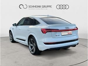 Gebraucht Audi e-tron Ambiente 369 kW (503 PS) 2022 Weiß (gletscherweiß metallic) SUV