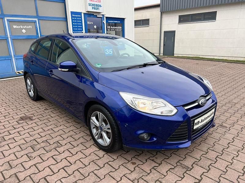 Gebraucht Ford Focus SYNC Edition 101 PS (74 kW) 2014 Blau Limousine