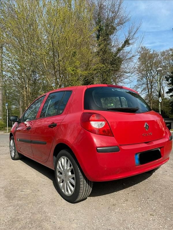 Gebraucht Renault Clio III 75 PS (55 kW) 2007 Rot Kleinwagen