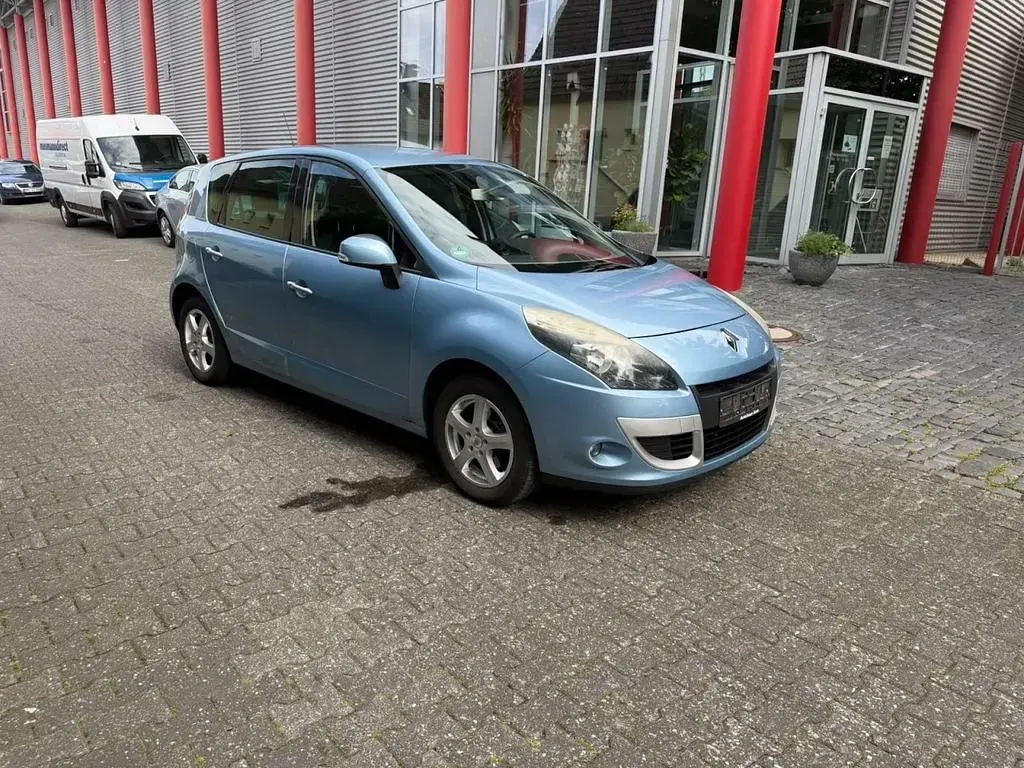 Gebraucht Renault Scénic III Dynamique 110 PS (80 kW) 2010 Blau Limousine