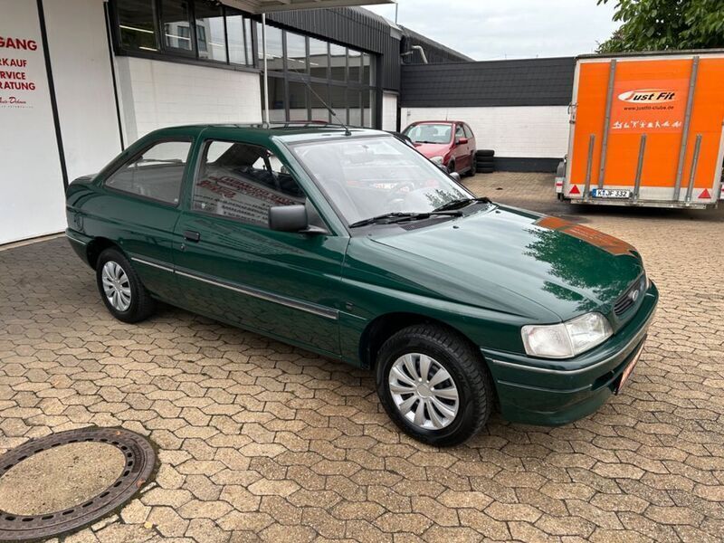 Gebraucht Ford Escort 60 PS (44 kW) 1994 Moosgrün Limousine
