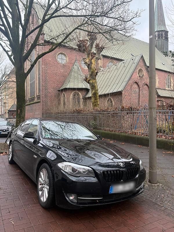 Gebraucht BMW 530 245 PS (180 kW) 2011 Schwarz Limousine