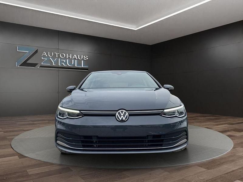 Gebraucht VW Golf VIII Active 110 PS (80 kW) 2021 Grau Limousine