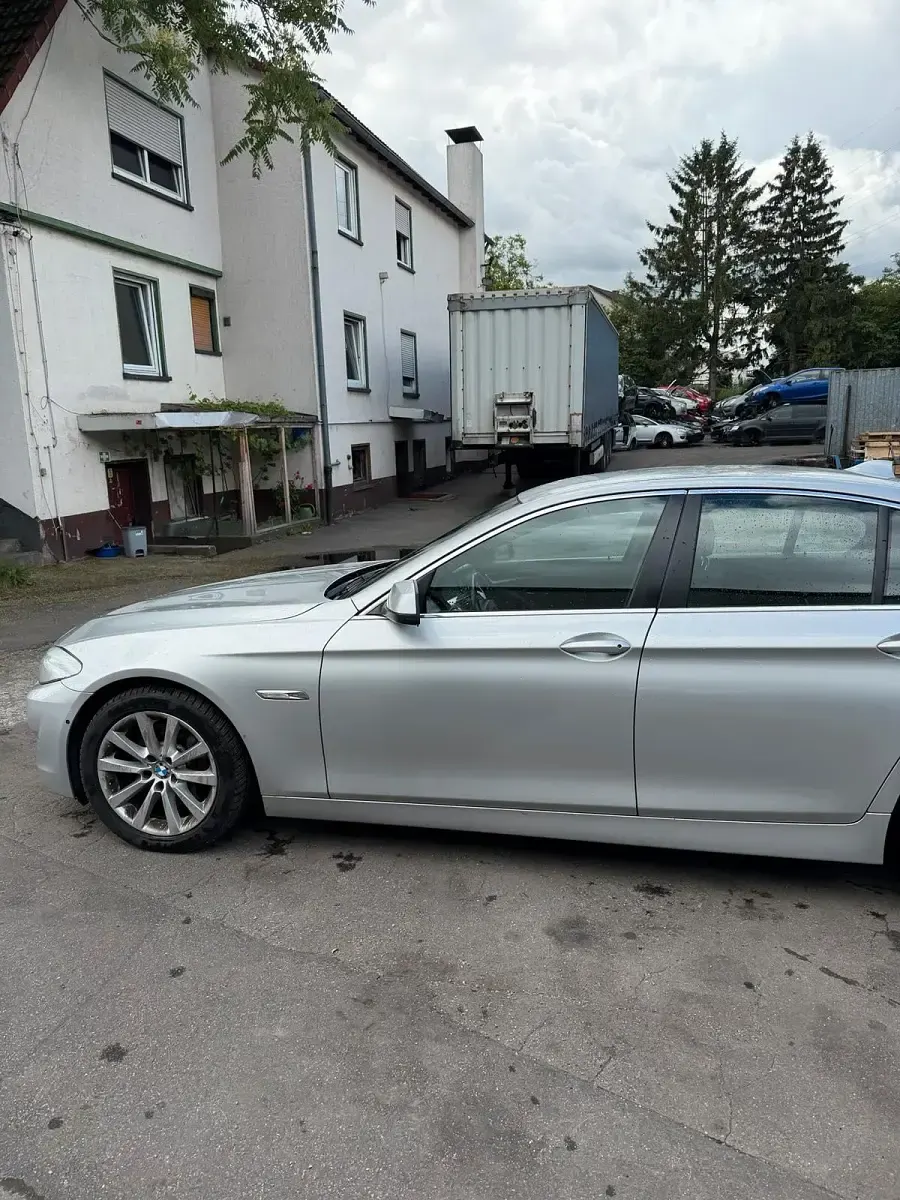 Gebraucht BMW 530 245 PS (180 kW) 2011 Grau Limousine