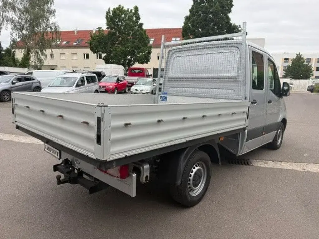 Gebraucht Mercedes Sprinter 114 PS (83 kW) 2022 Silber Van