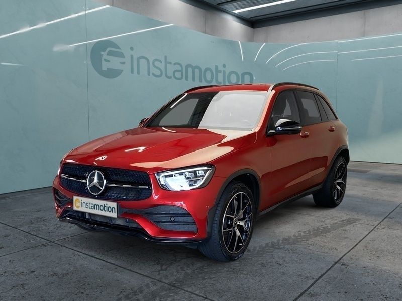 Rot Gebraucht 2022 Mercedes GLC300 AMG line Plus SUV | 47.155 € - Bild 1/3