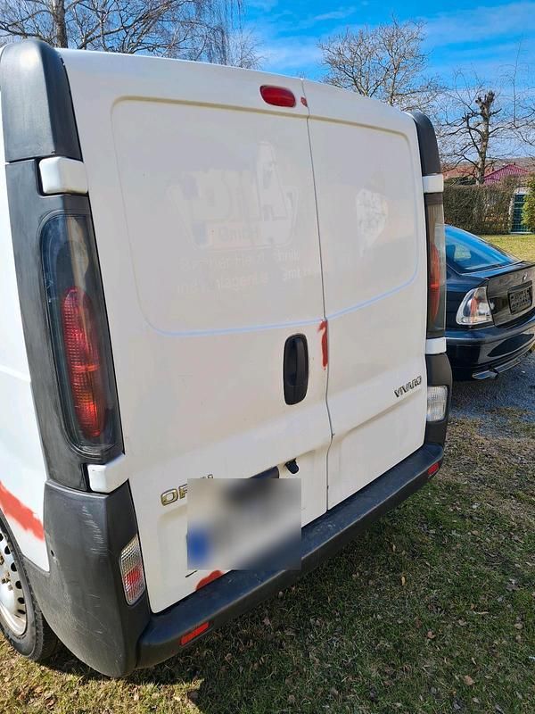 Gebraucht Opel Vivaro 82 PS (60 kW) 2006 Weiß Van / Kleinbus