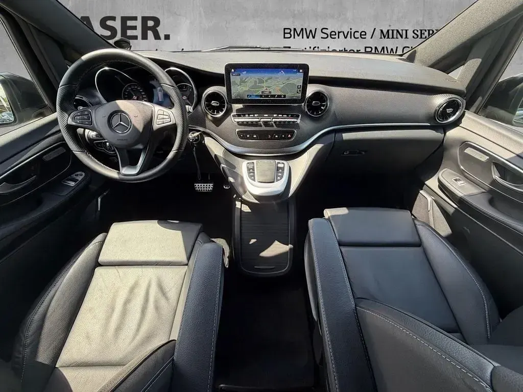 Gebraucht Mercedes V300 AMG line 237 PS (174 kW) 2022 Grau Van / Kleinbus