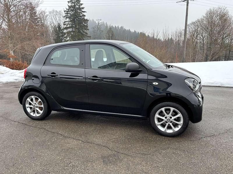 Gebraucht Smart ForFour Basis 71 PS (52 kW) 2015 Schwarz Kleinwagen