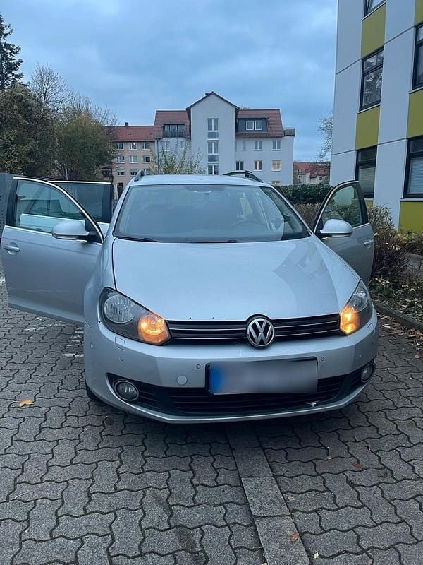 Gebraucht VW Golf VI 140 PS (102 kW) 2011 Silber Kleinwagen