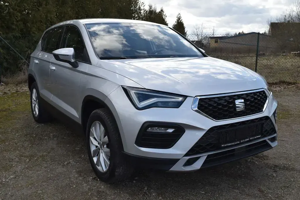 Usado Seat Ateca 4Drive 150 CV (110 kW) 2021 Plateado SUV