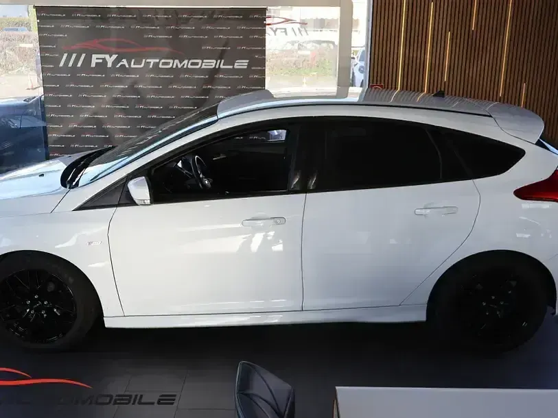 Gebraucht Ford Focus ST-Line 125 PS (91 kW) 2017 Weiß Limousine