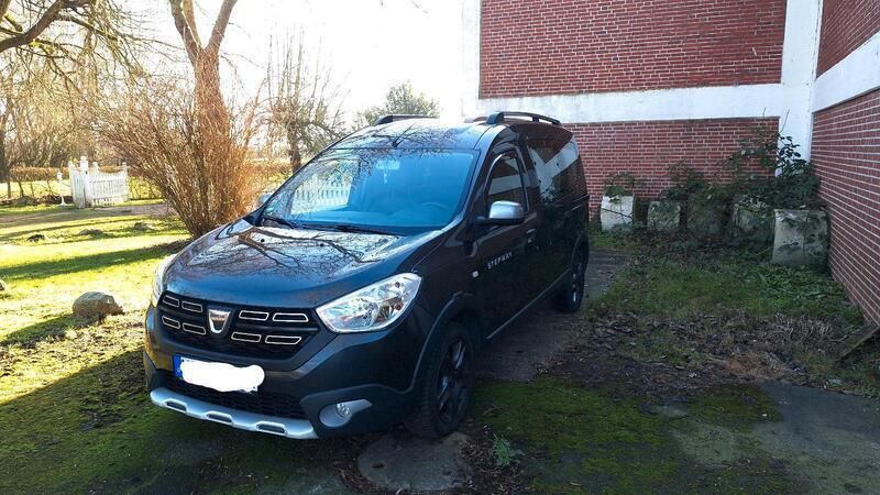 Grau Gebraucht 2018 Dacia Dokker Stepway Van | 7.490 € (Fairer Preis) - Bild 1/4