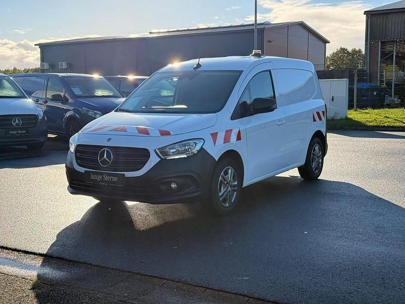 Arktikweiß Gebraucht 2022 Mercedes Citan 110 Van | 17.053 € (Superpreis) - Bild 1/4