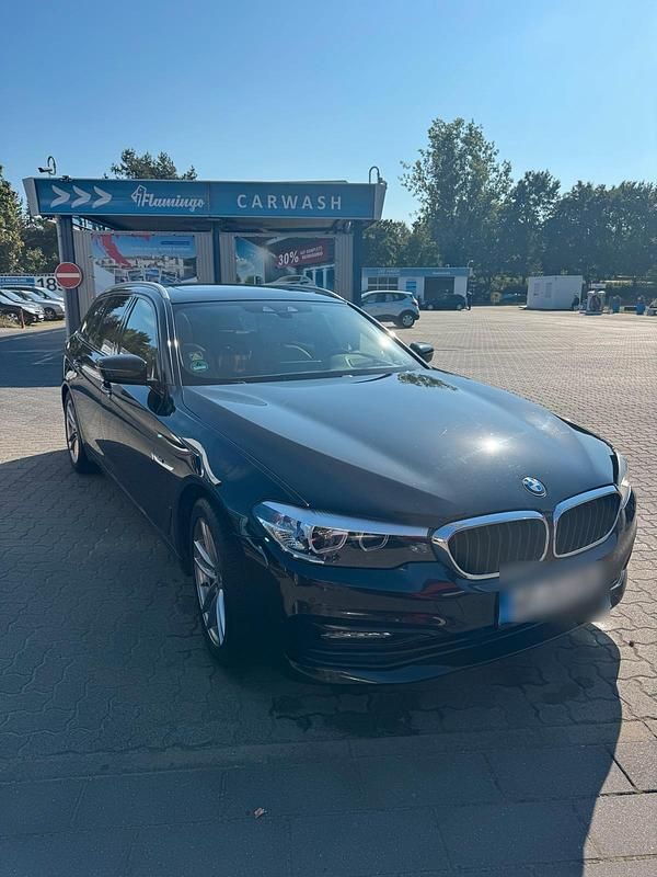Schwarz Gebraucht 2017 BMW 520 Kombi | 18.000 € (Guter Preis) - Bild 1/4