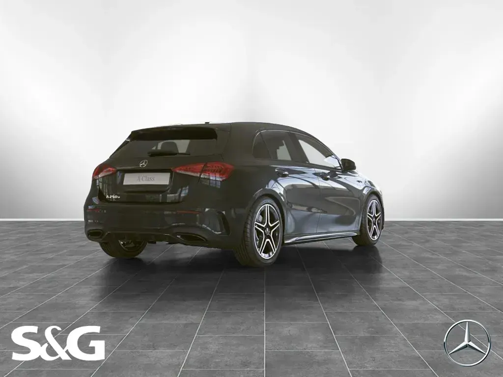 Gebraucht Mercedes A250 AMG 160 PS (117 kW) 2021 Metalliclack kosmosschwarz Limousine