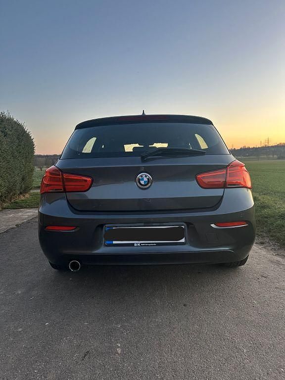 Gebraucht BMW 116 Advantage 109 PS (80 kW) 2019 Grau Kleinwagen