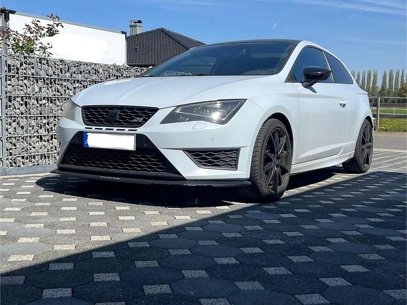 Weiß Gebraucht 2014 Cupra Leon Coupé | 17.999 € (Etwas zu teuer) - Bild 1/2