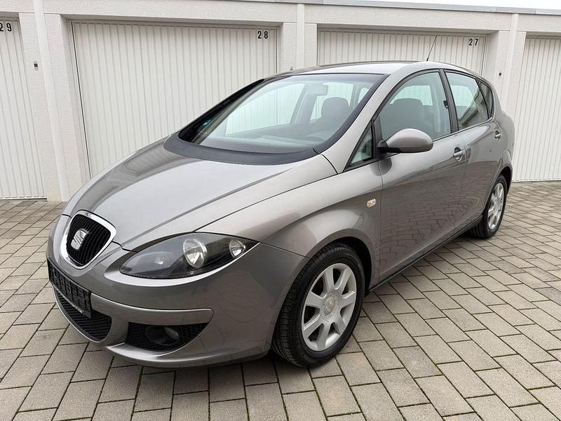 Sombragrau metallic Gebraucht 2005 Seat Toledo Stylance Limousine | 2.750 € (Etwas zu teuer) - Bild 1/4