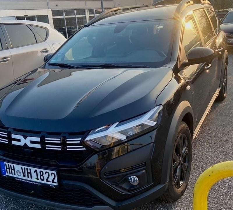 Gebraucht Dacia Jogger Extreme 101 PS (74 kW) 2023 Schwarz Van / Kleinbus